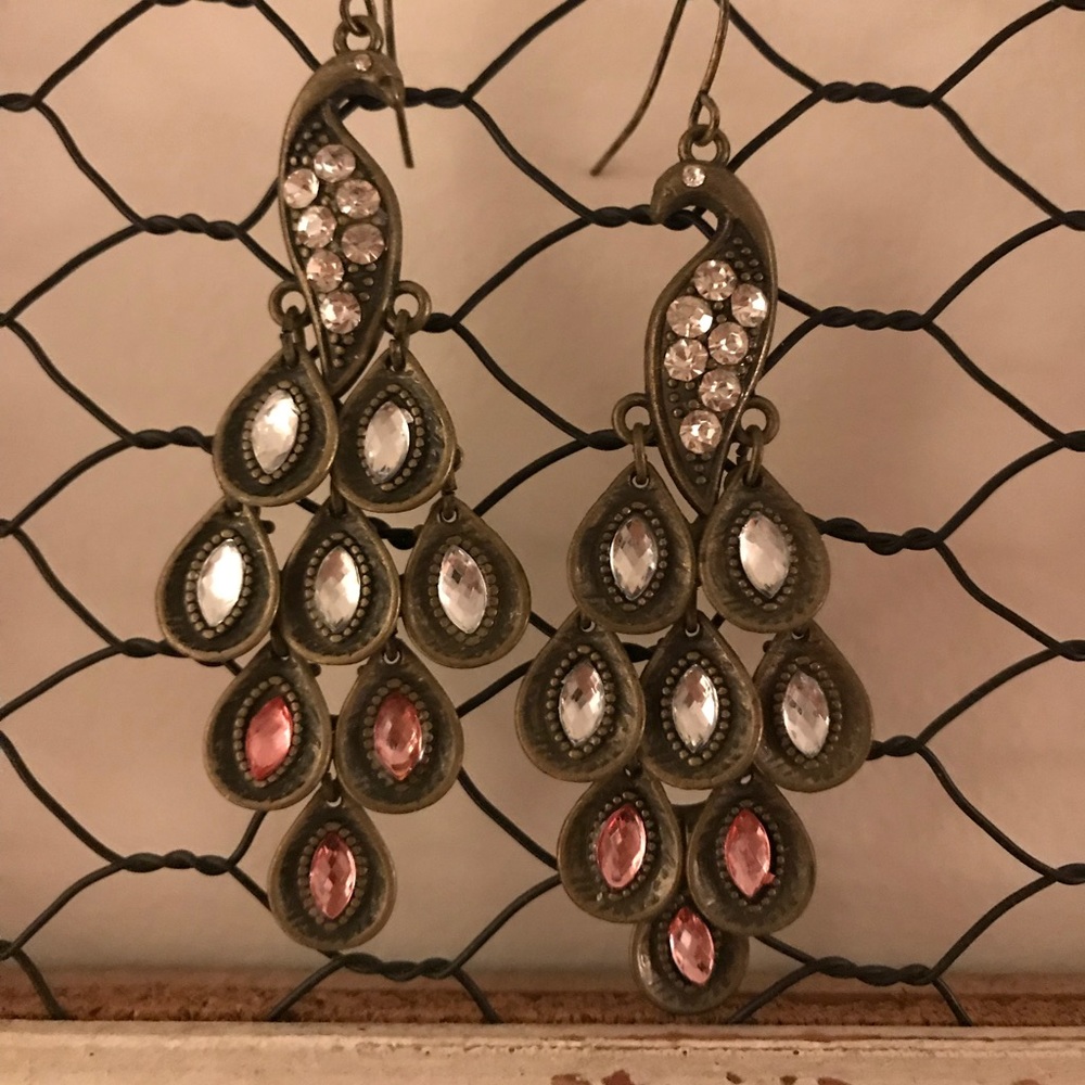 Gorgeous peacock earrings.